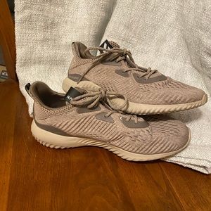 Adidas Alphabounce Shoes Sz. 9